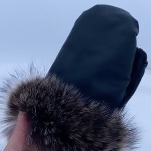Naglikniikkut Miqsuqnii Inuk Handmade Genuine Leather Mitts with Fox Fur Trim